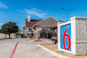  Motel 6-North Richland Hills, TX - NE Fort Worth  Север Ричленд Хилс